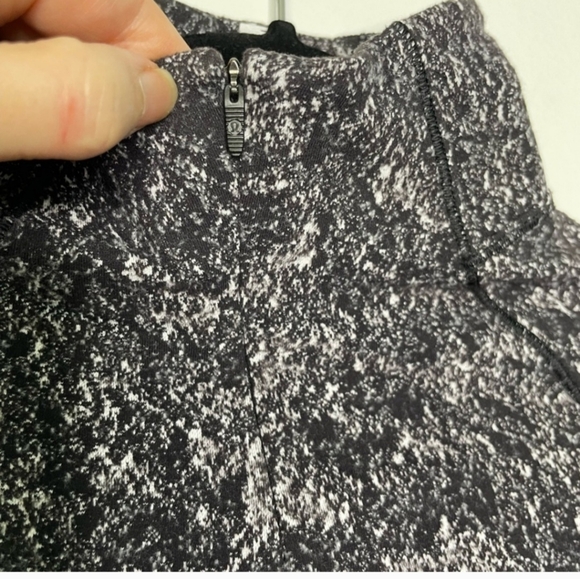 Lululemon Outrun the Elements - Picture 11 of 16